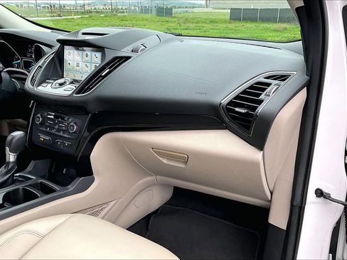 Used 2017 Ford Escape Titanium image 18