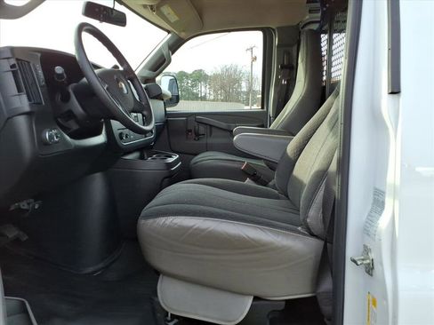 Used 2024 Chevrolet Express 2500 w/ Driver Convenience Package image 12