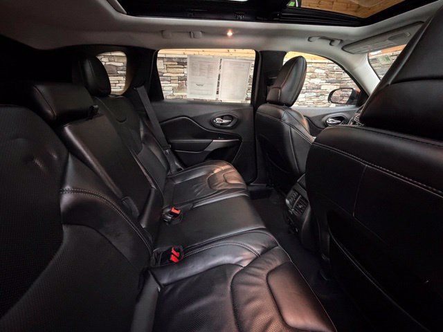 Used 2020 Jeep Cherokee Limited AWD/4WD image 34