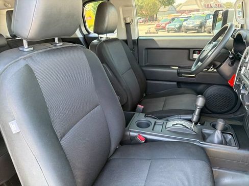Used 2011 Toyota FJ Cruiser 4WD w/ Convenience Pkg image 25