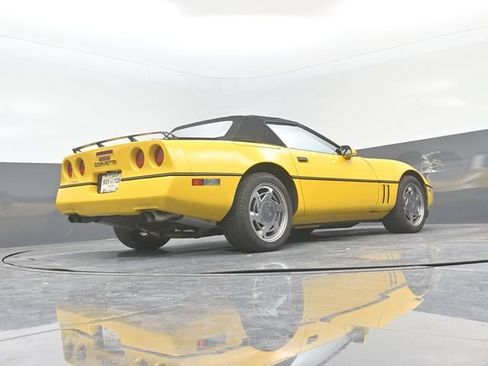 Used 1990 Chevrolet Corvette Convertible RWD image 22