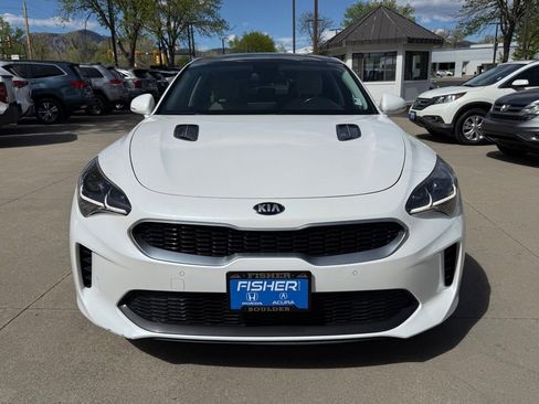 Used 2018 Kia Stinger Premium AWD/4WD image 9