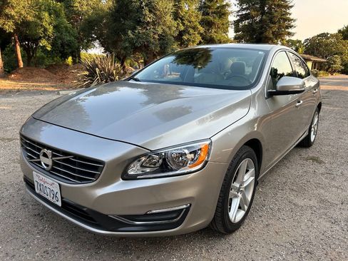 Used 2014 Volvo S60 T5 image 2