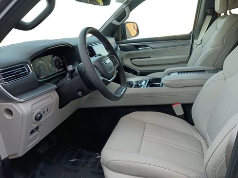 New 2026 Jeep Grand Wagoneer L Limited AWD/4WD image 19