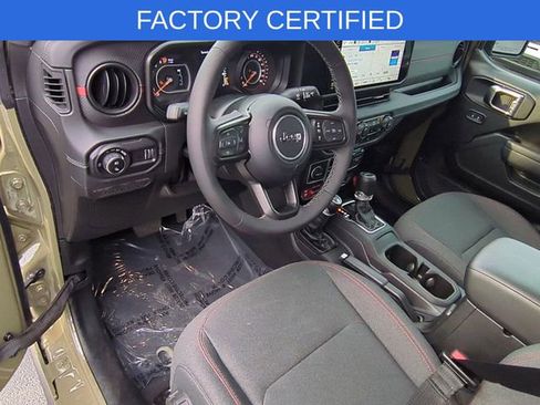 Certified 2025 Jeep Gladiator Rubicon w/ Convenience Group image 12