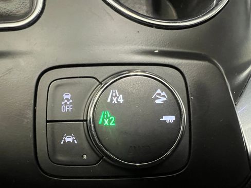 Used 2018 Chevrolet Traverse Premier image 49