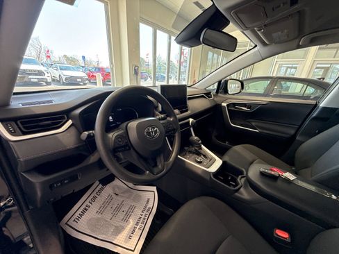 Used 2025 Toyota RAV4 XLE image 10