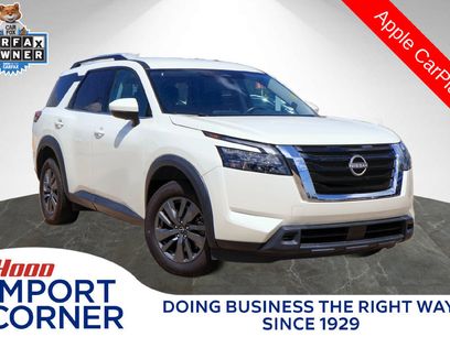 Used 2024 Nissan Pathfinder SV