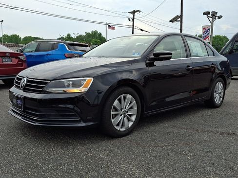 Used 2016 Volkswagen Jetta SE FWD image 3