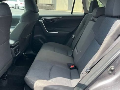 Used 2024 Toyota RAV4 LE AWD/4WD image 28