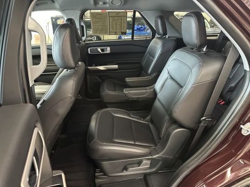 Used 2023 Ford Explorer XLT w/ Equipment Group 202A AWD/4WD image 5