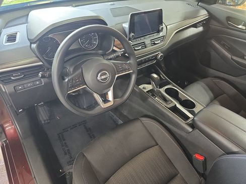 Used 2024 Nissan Altima 2.5 SV FWD image 16
