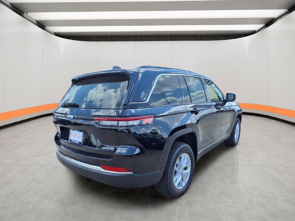 New 2026 Jeep Grand Cherokee Laredo AWD/4WD image 6