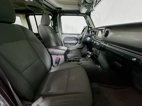 Used 2023 Jeep Wrangler Unlimited w/ Cold Weather Group AWD/4WD image 29