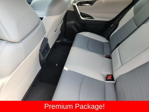 Used 2025 Toyota RAV4 XLE Premium FWD image 40