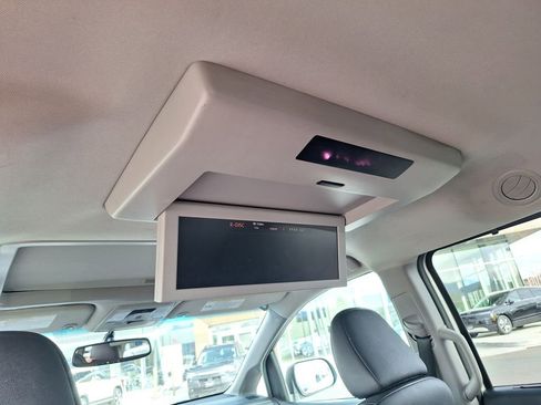 Used 2017 Toyota Sienna SE Premium image 13