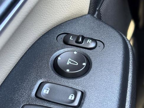 Used 2017 Honda CR-V Touring image 29