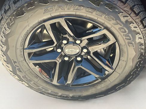 Used 2021 Chevrolet Silverado 1500 LT Trail Boss w/ Convenience Package II image 31