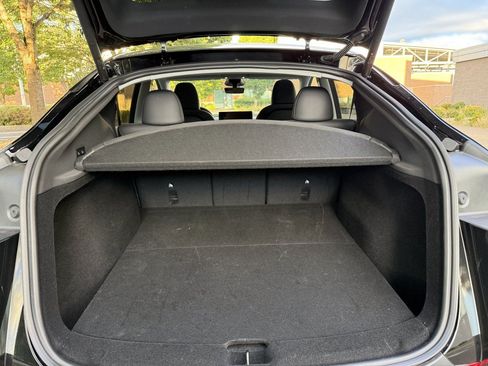 Used 2026 Tesla Model Y Long Range RWD image 37