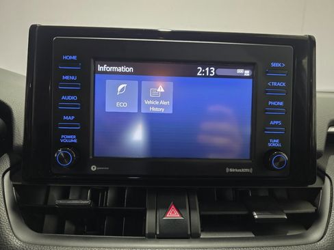 Used 2021 Toyota RAV4 LE image 14