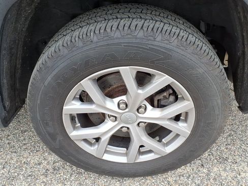 Used 2021 Jeep Grand Cherokee L Limited AWD/4WD image 9