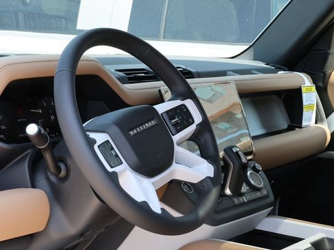 New 2026 Land Rover Defender 130 X-Dynamic SE AWD/4WD image 17