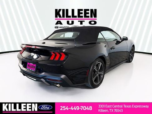 Used 2025 Ford Mustang Premium RWD image 8