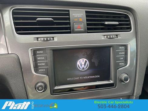 Used 2016 Volkswagen e-Golf SE w/ DC Fast Charging Package FWD image 24
