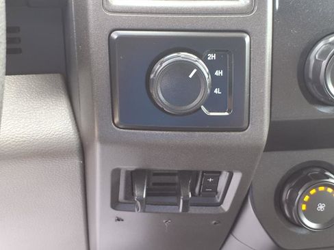 Used 2022 Ford F550 4x4 Regular Cab Super Duty image 16