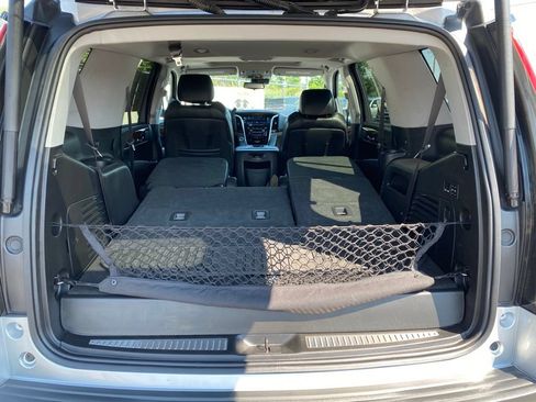 Used 2020 Cadillac Escalade Luxury AWD/4WD image 5