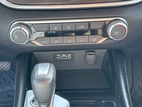Used 2023 Nissan Altima 2.5 SV FWD image 12