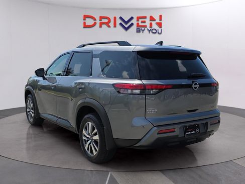 New 2026 Nissan Pathfinder SL w/ Cargo Package FWD image 3