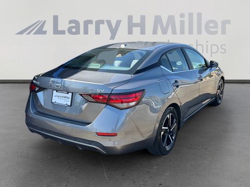 Used 2024 Nissan Sentra SV FWD image 6