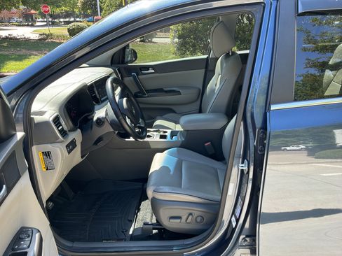 Used 2017 Kia Sportage EX AWD/4WD image 16
