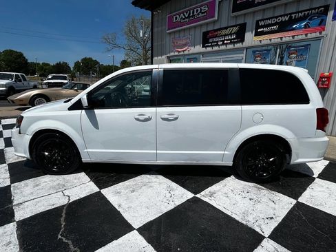Used 2019 Dodge Grand Caravan GT FWD image 2
