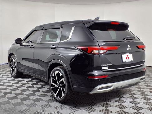 Used 2023 Mitsubishi Outlander SE image 5