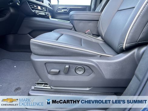 New 2026 Chevrolet Suburban Premier image 24