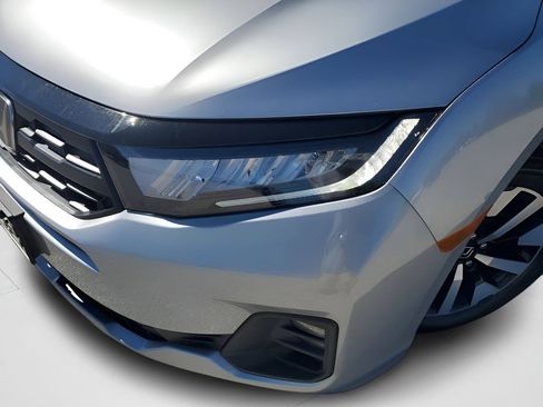 Used 2025 Honda Odyssey EX-L image 16