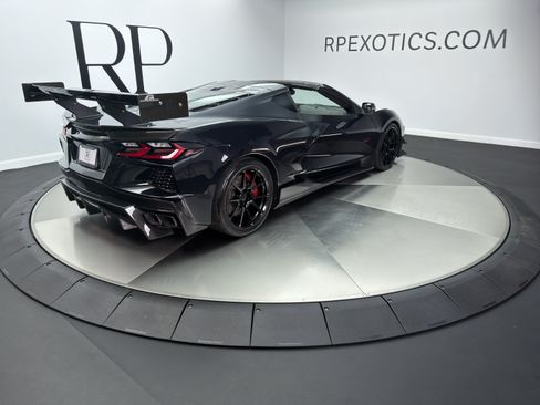 Used 2023 Chevrolet Corvette Stingray Premium Cpe w/ Z51 Performance Package RWD image 6