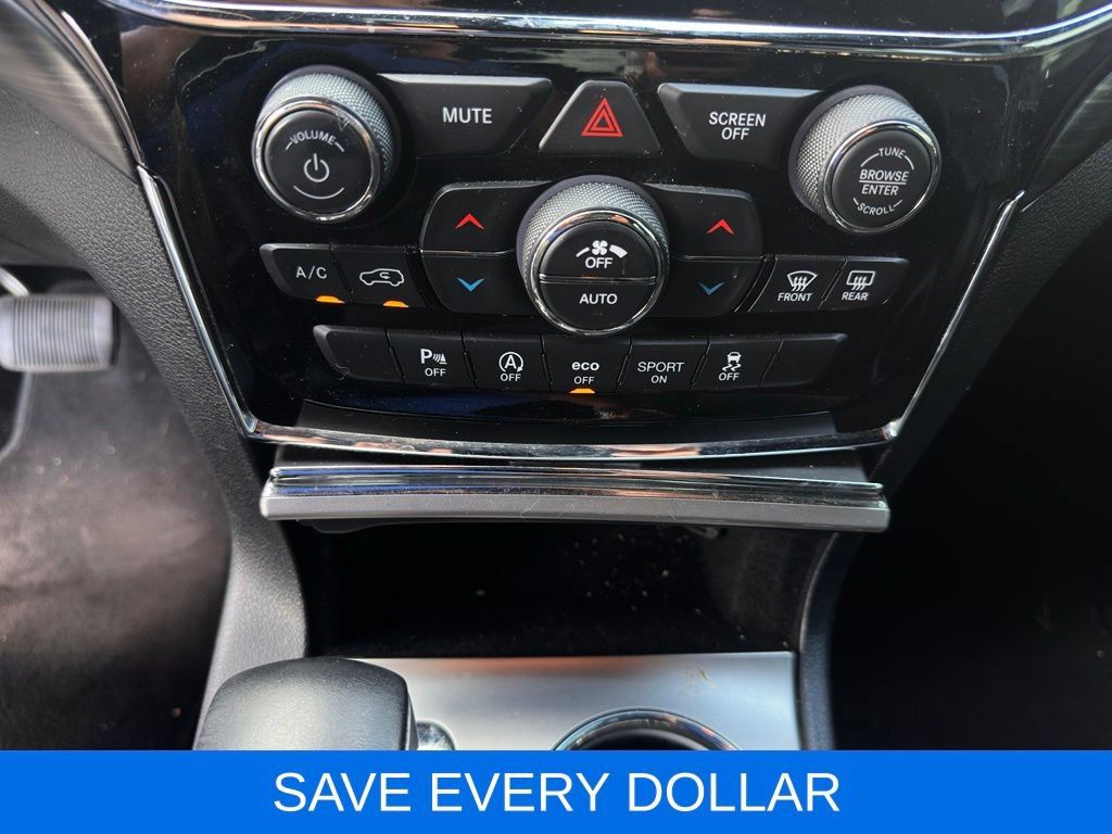 Used 2019 Jeep Grand Cherokee Altitude AWD/4WD image 13
