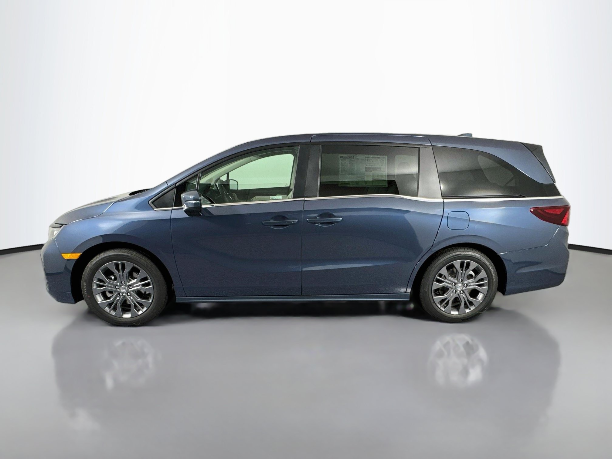 New 2027 Honda Odyssey Touring image 8