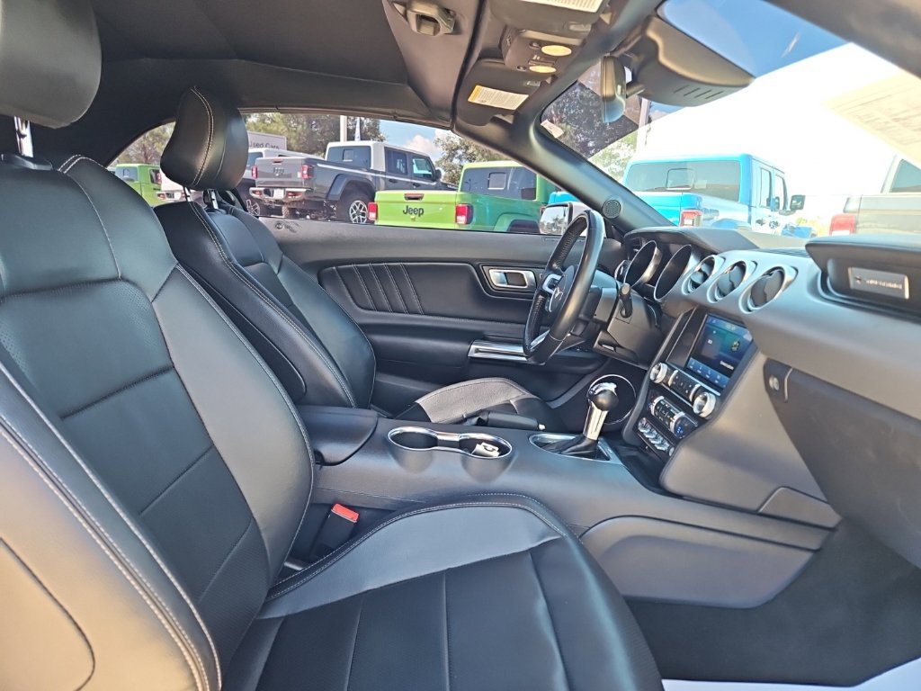 Used 2022 Ford Mustang Premium RWD image 19