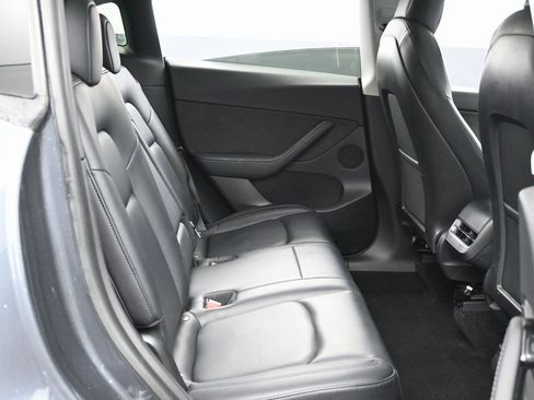 Used 2021 Tesla Model Y Long Range image 35