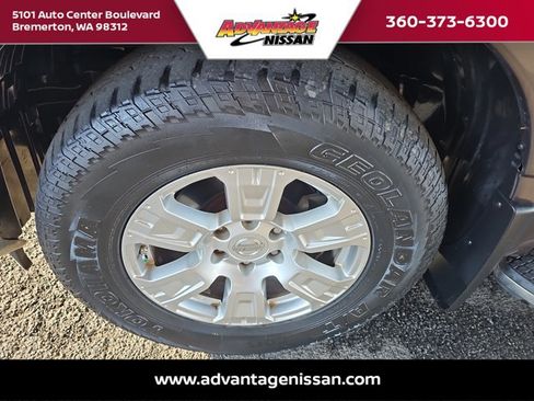 Used 2017 Nissan Titan SV image 22