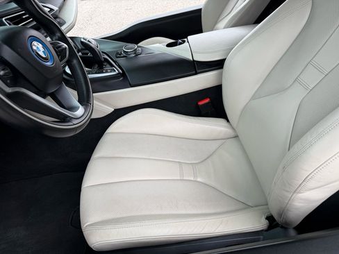 Used 2016 BMW i8 image 12