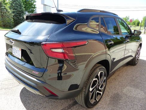 Used 2025 Chevrolet Trax RS w/ Driver Confidence Package FWD image 12