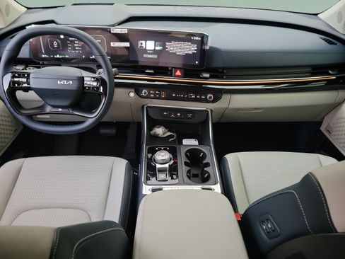 New 2027 Kia Carnival SX Prestige FWD image 7