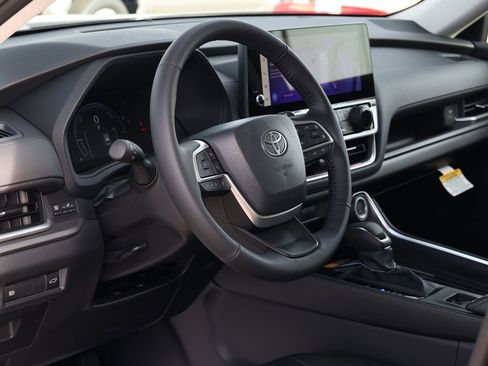 New 2026 Toyota Grand Highlander Limited image 13