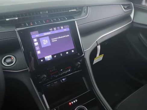 Used 2025 Jeep Grand Cherokee Laredo w/ MOPAR Finishing Package image 24