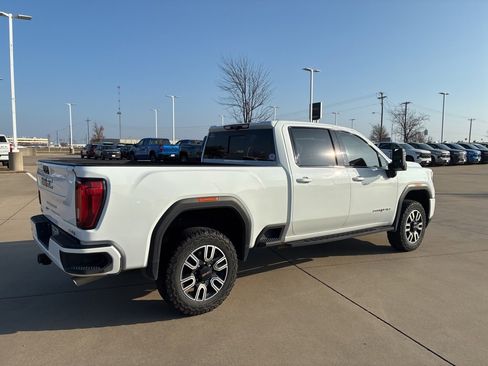 Used 2022 GMC Sierra 2500 AT4 w/ AT4 Premium Plus Package image 4